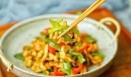 尖椒肉丝爆料视频,独家爆料视频带你领略家常美食魅力